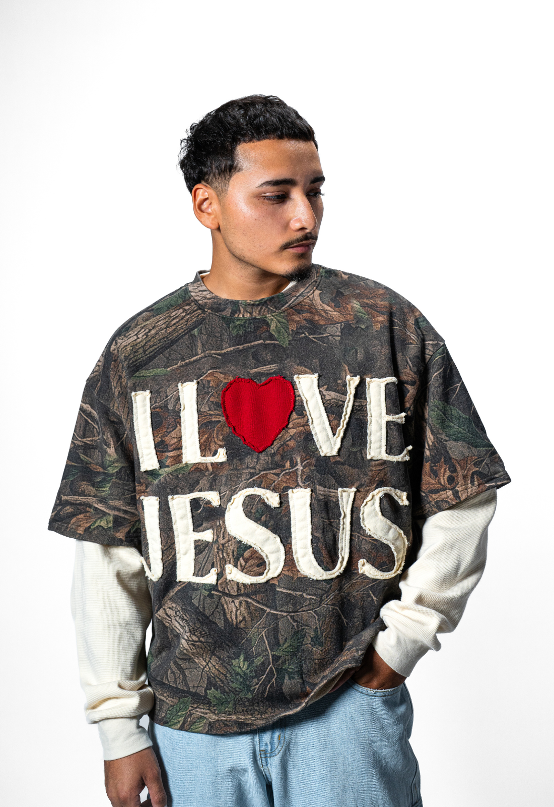 "I LOVE JESUS" TEE (CAMO)