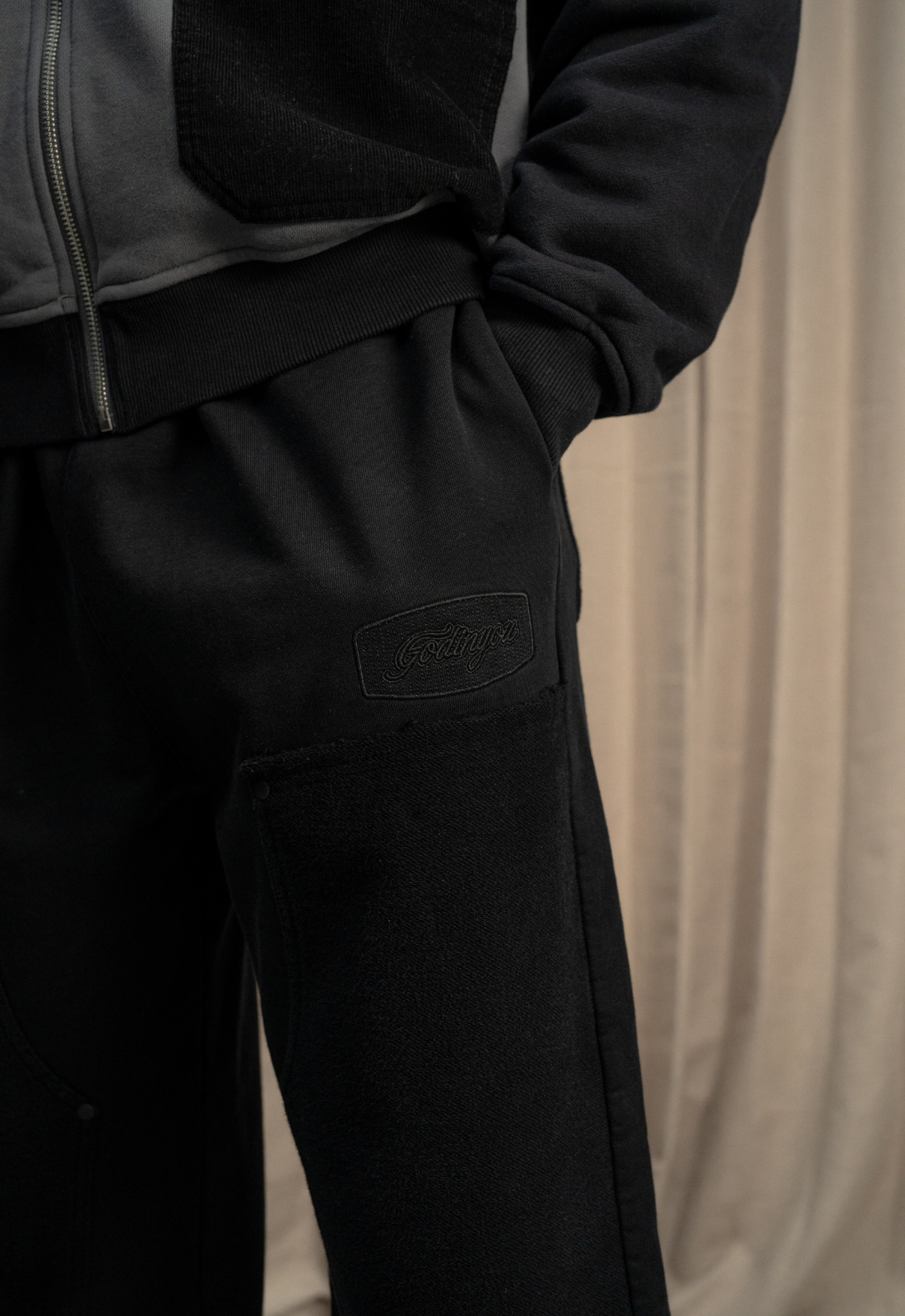"CARPENTER" SWEATPANTS (BLACK)