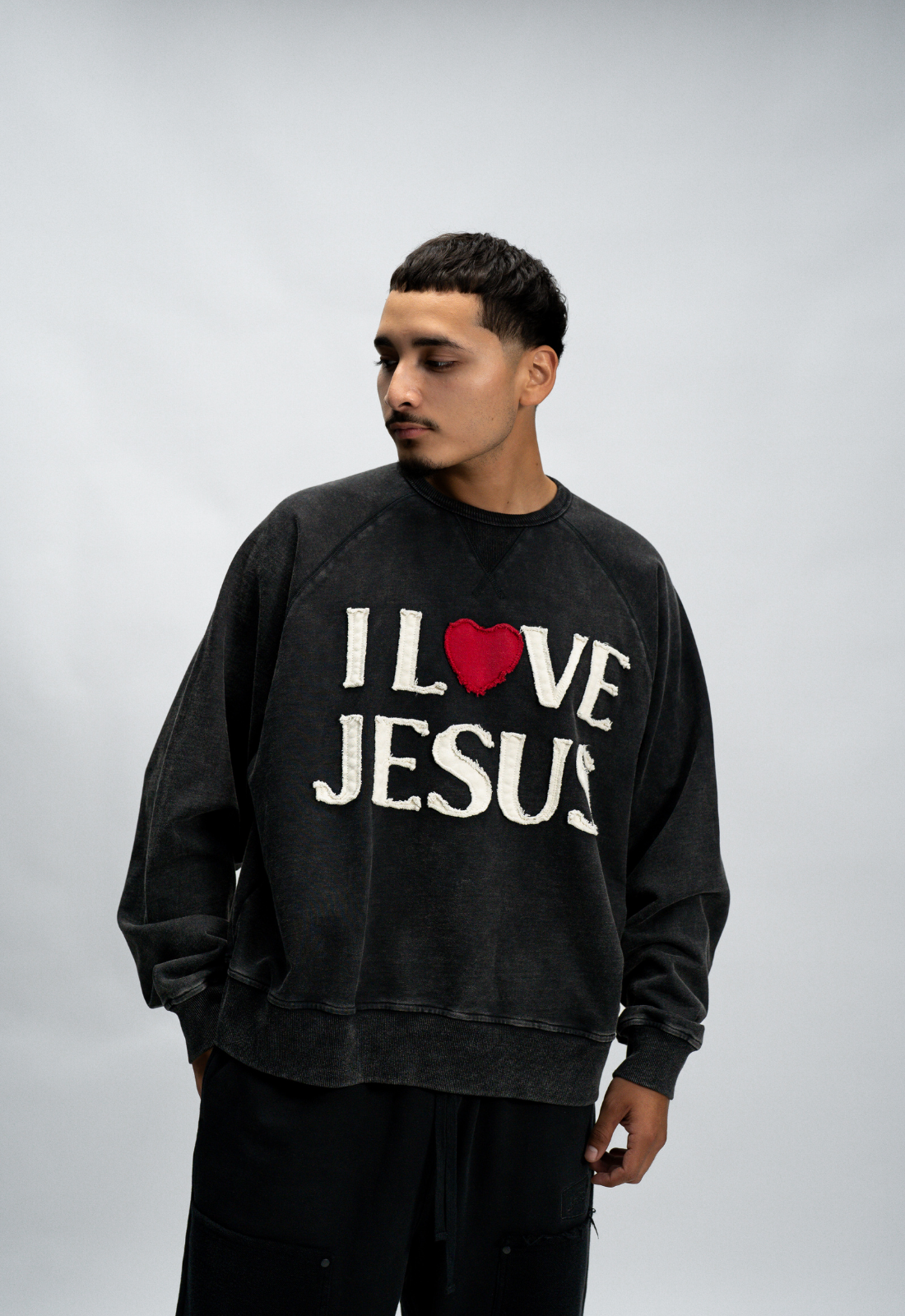 "I LOVE JESUS" CREWNECK (BLACK)