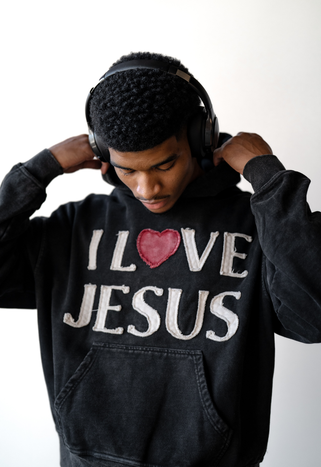 "I LOVE JESUS" HOODIE