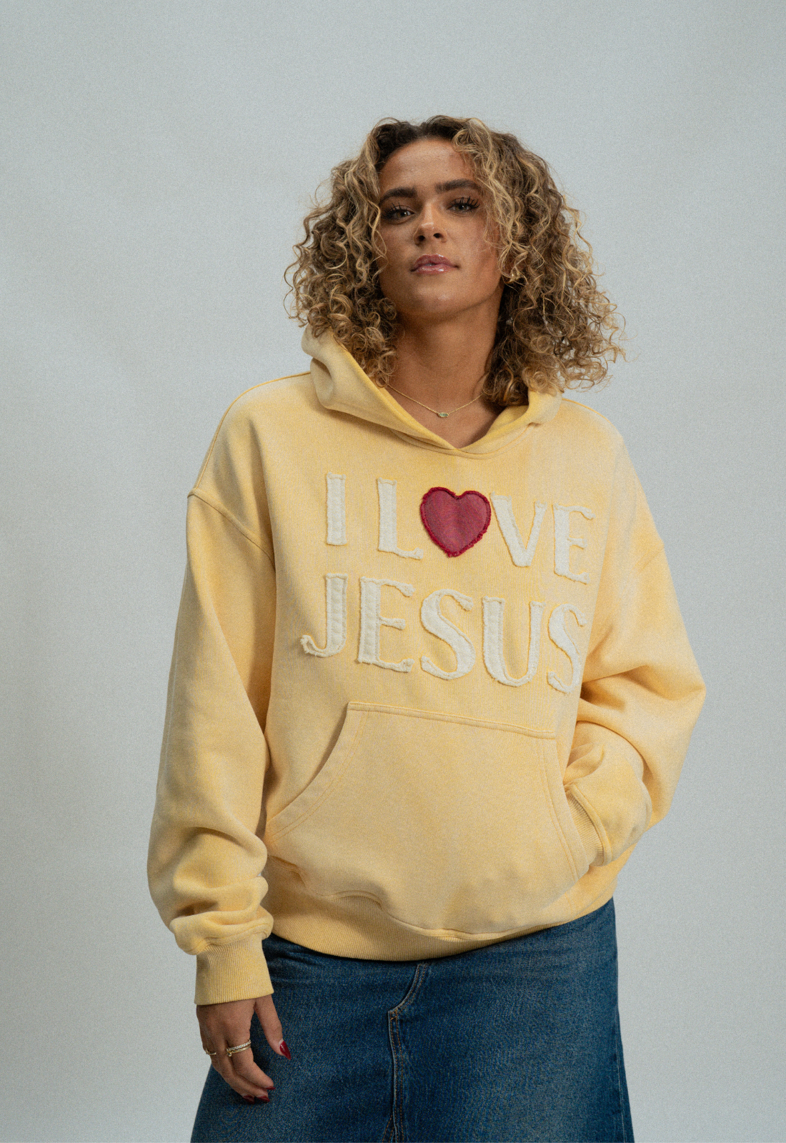 "I LOVE JESUS" HOODIE (BUTTER)