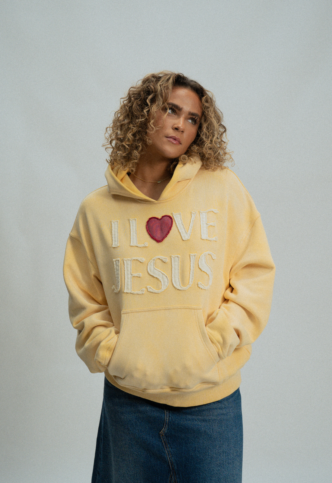 "I LOVE JESUS" HOODIE (BUTTER)