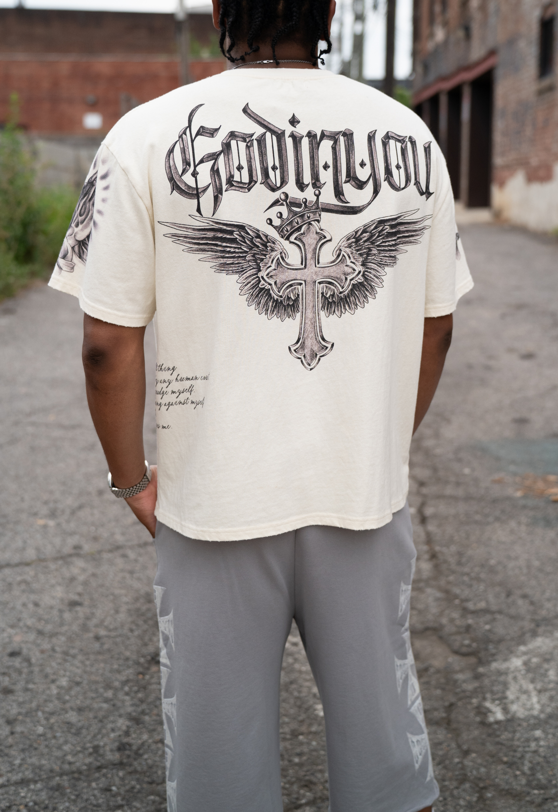 "ONLY GOD CAN JUDGE ME" TEE (OFF-WHITE)