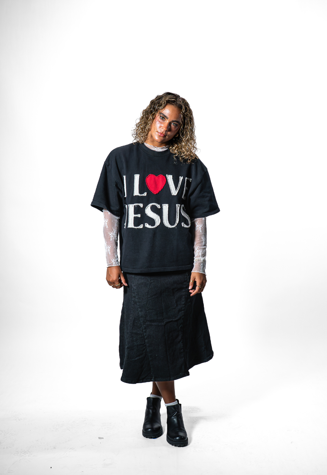 "I LOVE JESUS" TEE (BLACK)