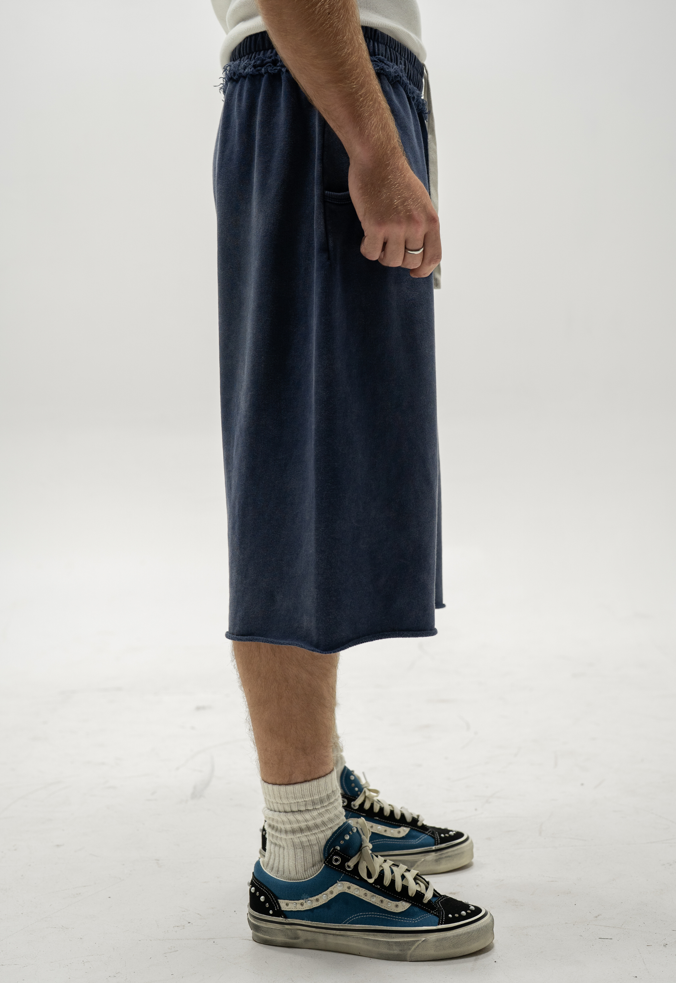"GODINYOU" SWEATSHORTS (NAVY)