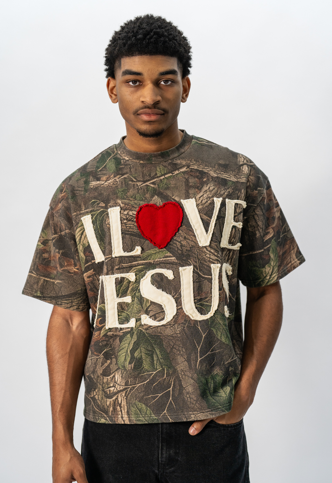 "I LOVE JESUS" TEE (CAMO)