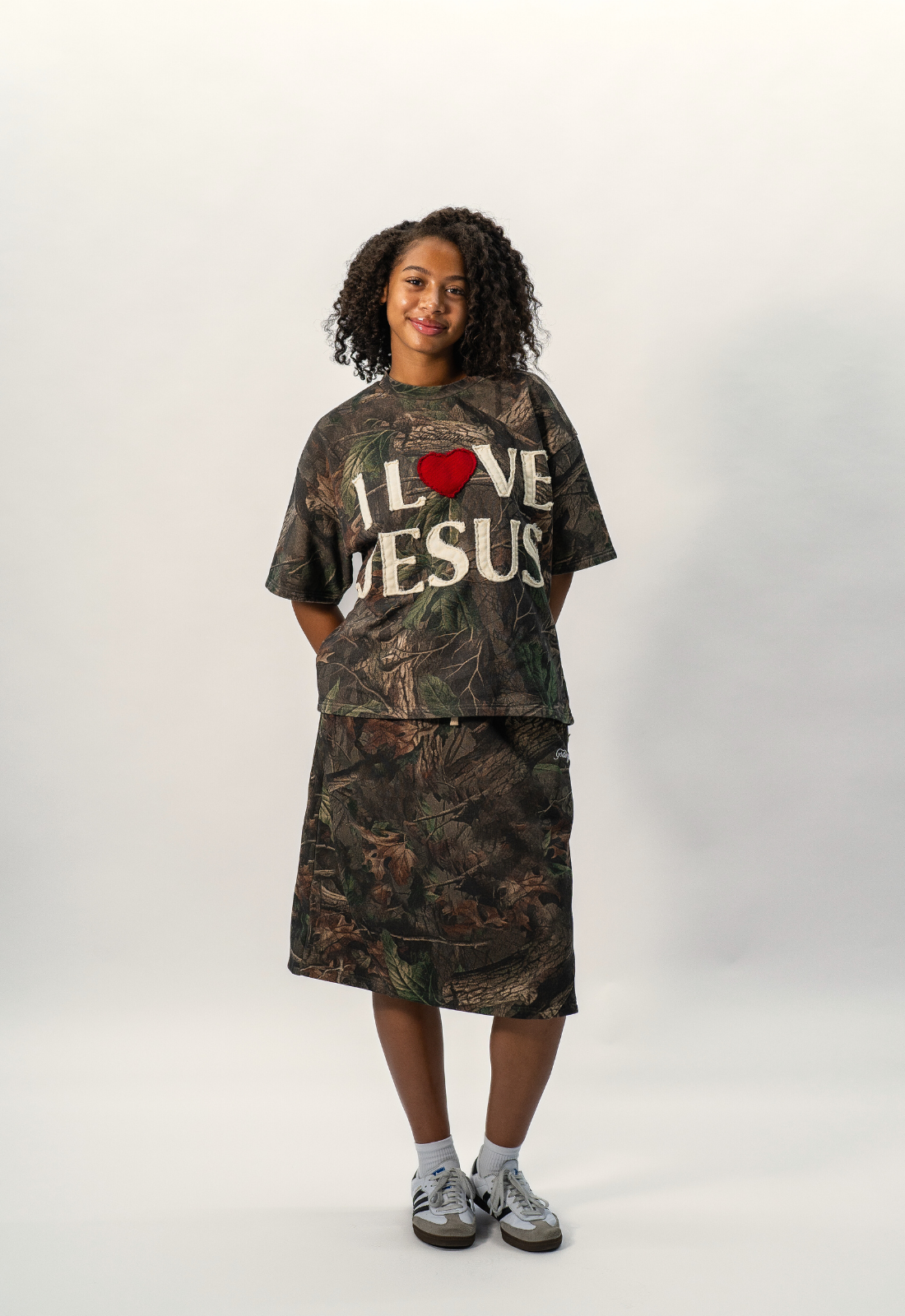"I LOVE JESUS" TEE (CAMO)