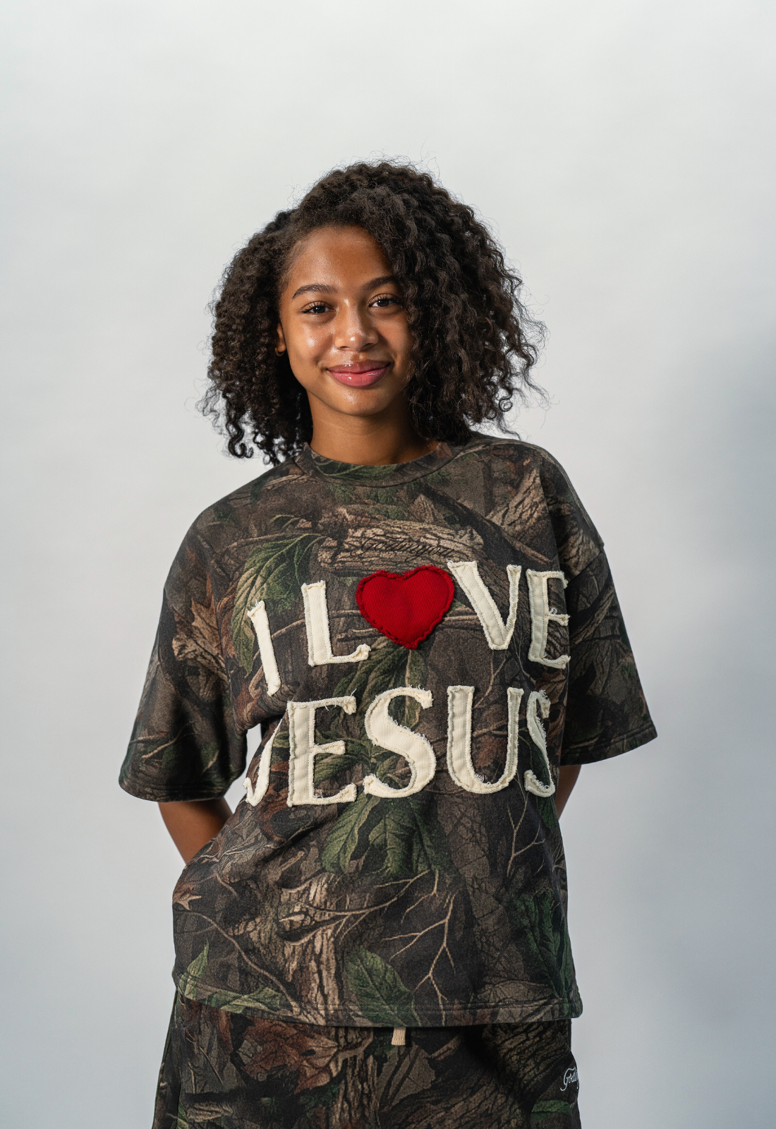 "I LOVE JESUS" TEE (CAMO)