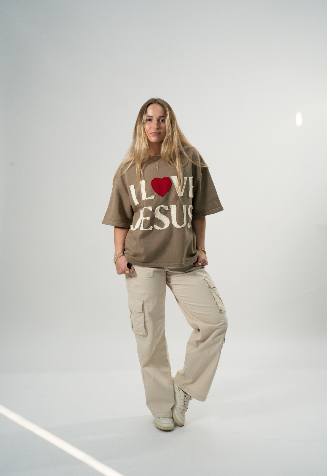 "I LOVE JESUS" TEE (MOCHA)