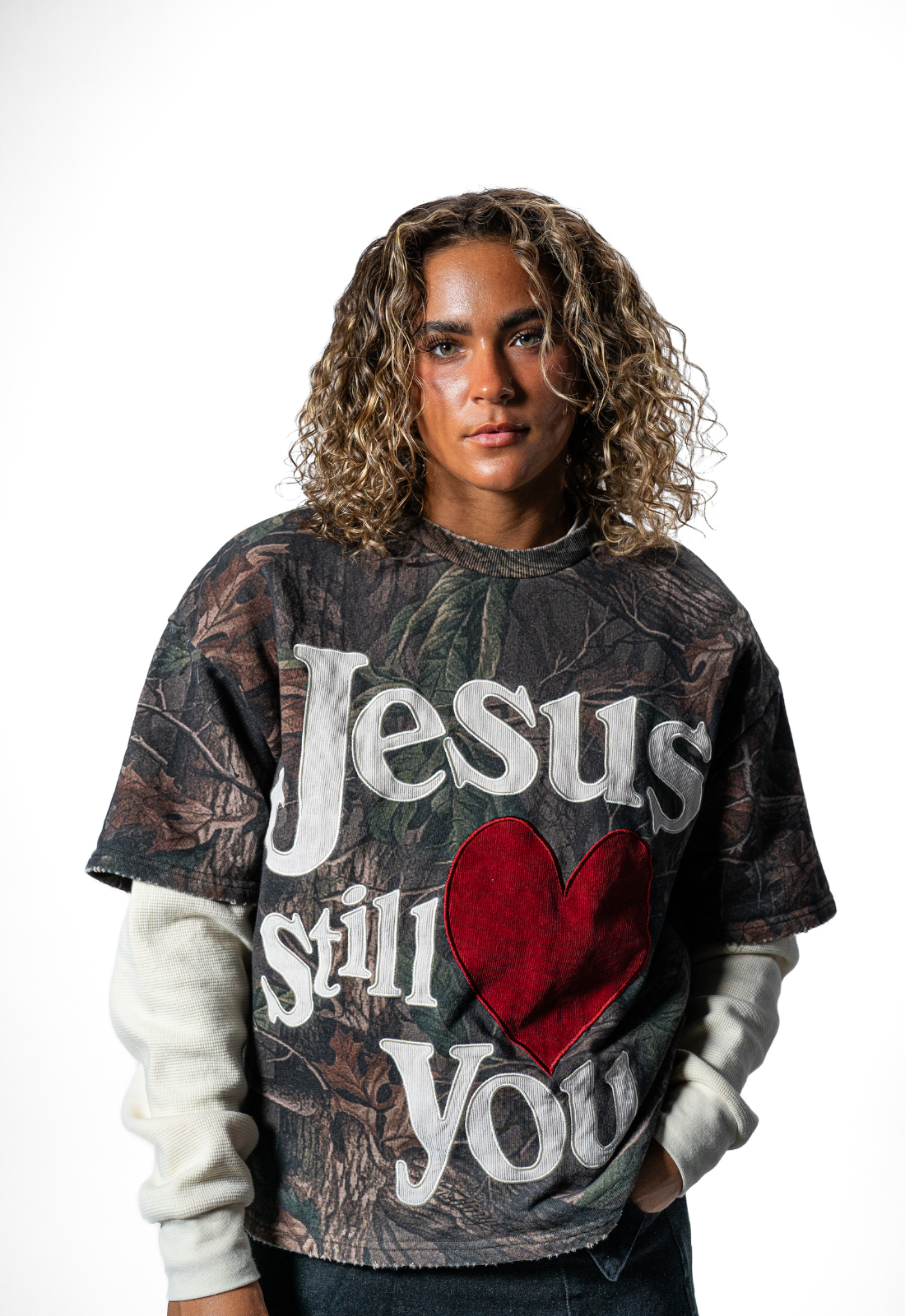 "STILL LOVED" TEE (CAMO)