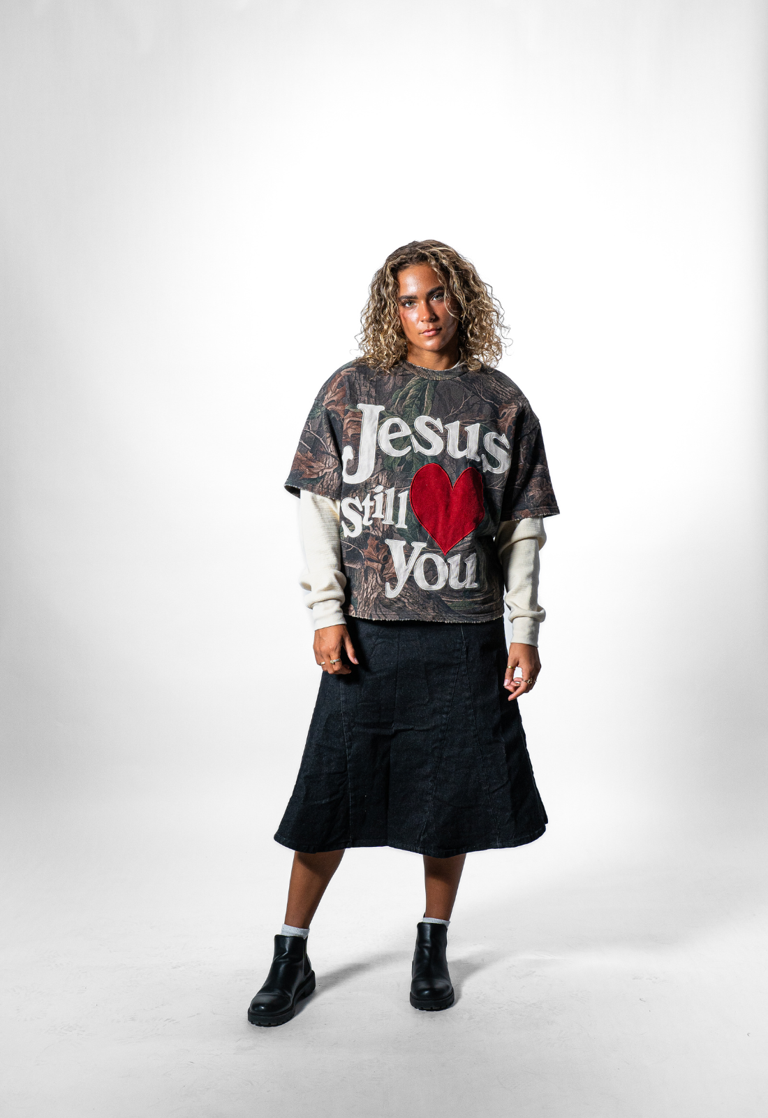 "STILL LOVED" TEE (CAMO)