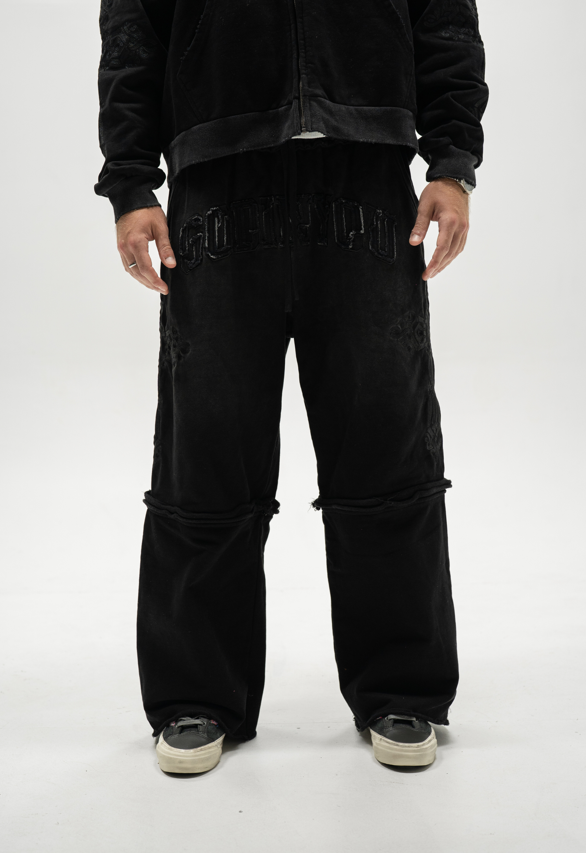 TATTERED CONVERTIBLE SWEATS (BLACK)