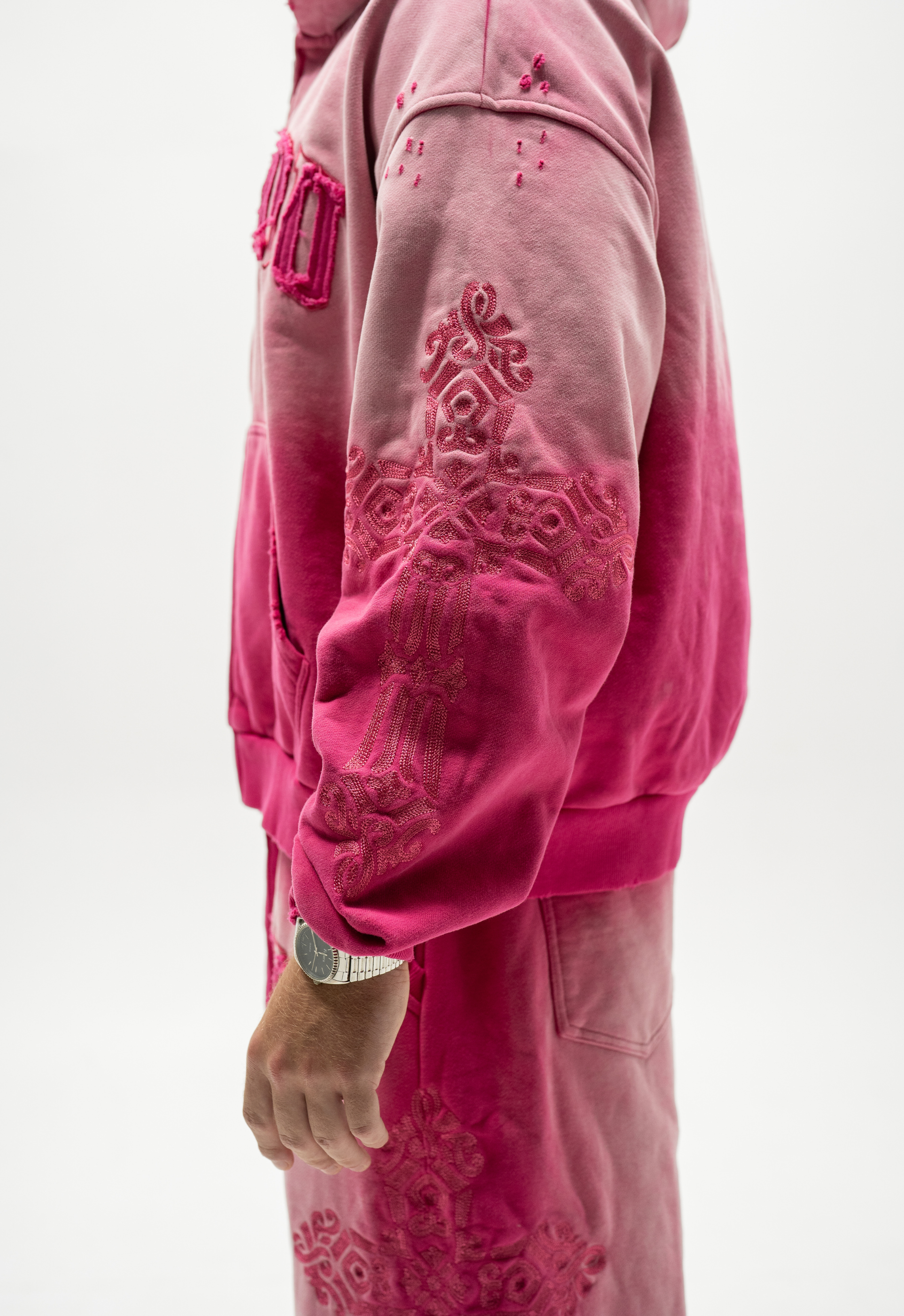 TATTERED LOGO ZIP-UP HOODIE (PINK)